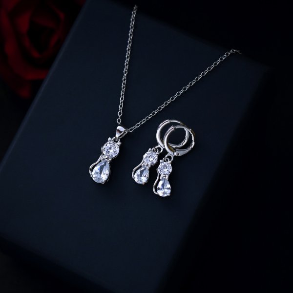 Cat shape zircon pendant necklace earrings set